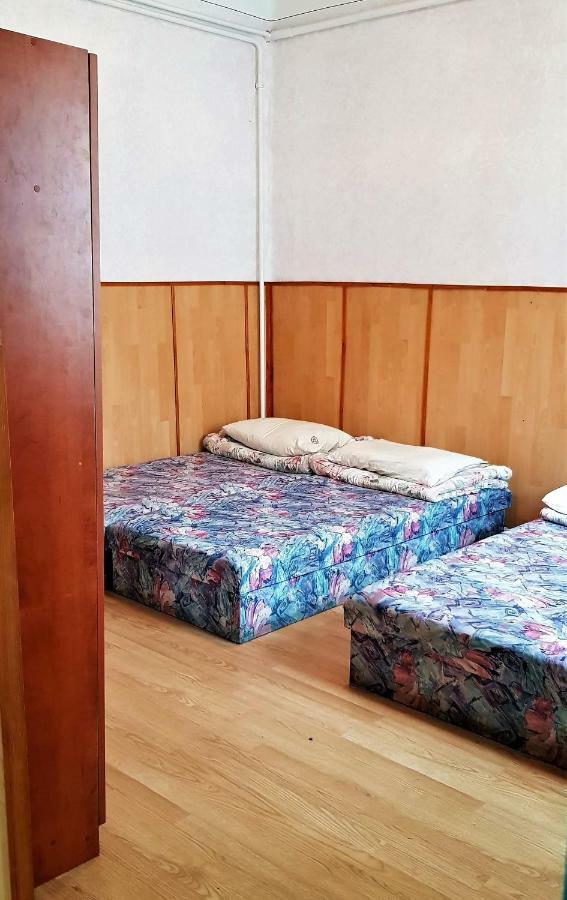 Hostel Muskatli Vendeghaz Parád Exterior foto